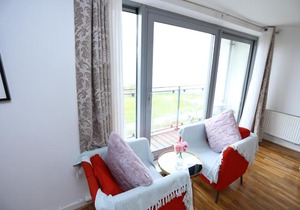 Hill House Riverview Apartment