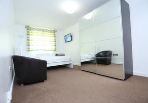 Hill House Riverview Apartment