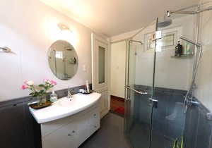 Hillside Homestay Hue - Silk Room