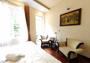 Hillside Homestay Hue - Silk Room