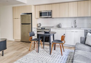 Hip Berkeley Studio w/ W/D & Coworking, walkable to BART, by Blueground