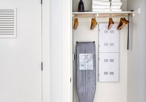 Hip Berkeley Studio w/ W/D & Coworking, walkable to BART, by Blueground
