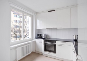 Hip Oerlikon 3.5 Room w/Balcony, 1min to Train Station, by Blueground