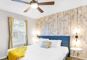 Hip Retreat on Riverside | Pool, Gym & Fast WiFi