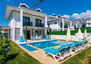 Hisar 1 - 4 Bedroom Holiday Villa in Hisarönü