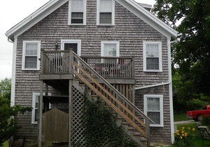 Historic 2 Bedroom sleeps 6 Tastefully Decorated, ~AC~Apartment
