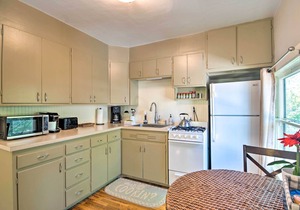 Historic Apartment - Walk to CSU Campus + Old Town