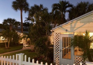 Historic Cottage 2 Blks to Beach, Wi-Fi, Great Location!