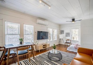 Historic Heights Artist Bungalow #3