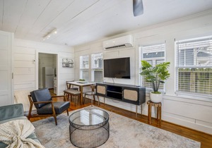 Historic Heights Artist Bungalow #1