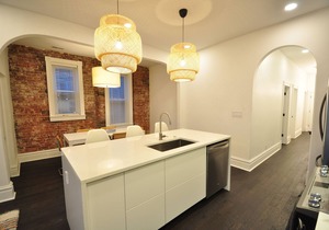 Historically renovated Tower Grove 2 Bed / 2 Bath Apartment