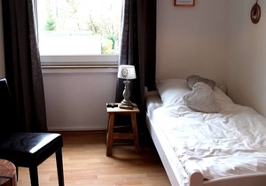 HM01 cozy 3 room apartment with balcony and free WiFi in Hemer