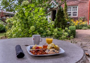 Hochelaga Inn
