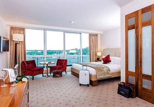 Hodson Bay Hotel