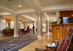 Hodson Bay Hotel