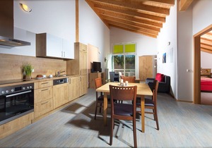 Hoher Göll, 1-2 Pers., 72 m², Schlafzimmer, Wohnzimmer, Kochnische, Badewanne, Dusche und WC, Balkon