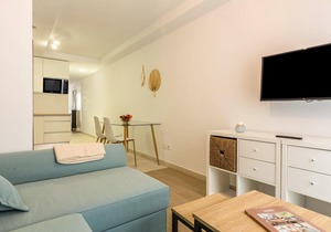 Holiday Apartment "VCV Montevideo" Centrally Located in Las Palmas de Gran Canaria with Wi-Fi