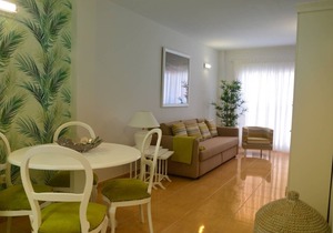 Holiday House Miramar 7