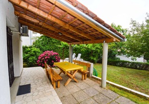 Holiday apartment 150 m from the beach
