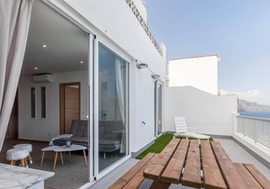 Holiday Apartment “Casa Punta Brava” with Sea View, Mountain View, Wi-Fi, A/C & Terrace; Parking Available