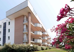 Holiday apartment with air conditioning and pool