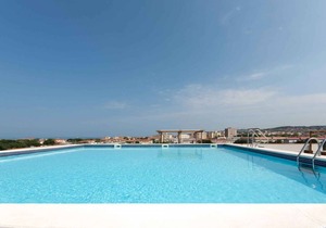 Holiday apartment with air conditioning and pool