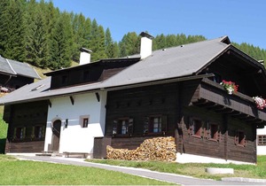 Holiday apartment with wifi and parking