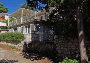Holiday apartment With sea view 150 m from the beach