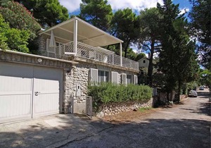 Holiday apartment With sea view 150 m from the beach