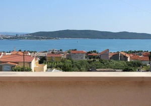 Holiday apartment Kaštel Sućurac for 5 - 10 persons with 4 bedrooms - Row house