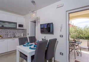 Holiday apartment with use of pool