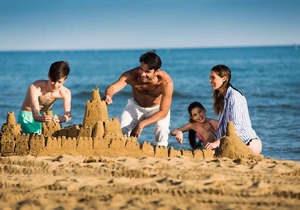 Holiday apartment 150 m from the beach