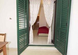 Holiday apartment 160 m to the sandy beach