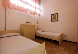 Holiday apartment 250 m from the beach