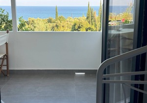 Holiday apartment above the beautiful Peroulia beach, wifi | Messenia, Peloponne