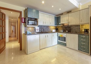 Holiday Apartment 'Daniela' next to the Beach with Sea View, A/C, Balcony & Wi-Fi