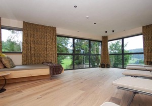 Holiday Apartment 'Deluxe' with Mountain View, Balcony & Wi-Fi in the ApartHotel Christine