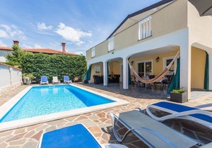 Holiday apartment Buje for 1 - 8 persons with 3 bedrooms - Holiday apartment
