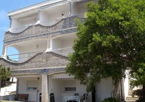 Holiday apartment with balcony and sea view 150 m from the beach