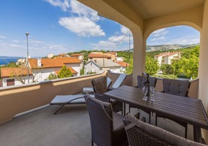 Holiday apartment with air conditioning and sea view