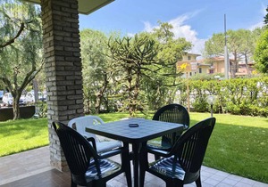 Holiday apartment 200 m to the beach