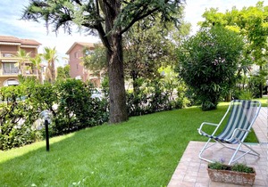 Holiday apartment 200 m to the beach