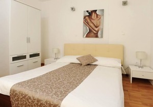 Holiday apartment Mimice for 1 - 5 persons with 2 bedrooms - Row house