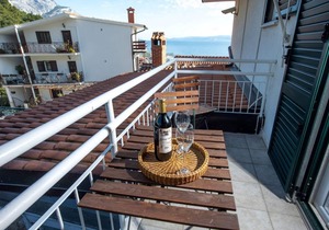 Holiday apartment Omiš for 1 - 3 persons with 1 bedroom - Holiday house