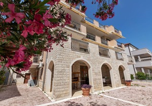 Holiday apartment Omiš for 1 - 9 persons with 4 bedrooms - Holiday apartment in one or multi-family