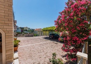 Holiday apartment Omiš for 1 - 9 persons with 4 bedrooms - Holiday apartment in one or multi-family