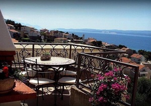 Holiday apartment Omiš for 1 - 4 persons with 1 bedroom - Holiday house