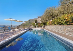 Holiday Apartment 'Rustico Spagnol 1' with Lake View, Pool & Wi-Fi