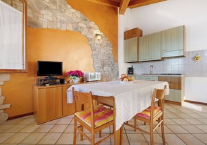 Holiday Apartment 'Rustico Spagnol 2' with Lake View, Pool & Wi-Fi