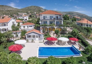 Holiday apartment Seget Donji for 1 - 7 persons with 4 bedrooms - Holiday apartment in one or multi-